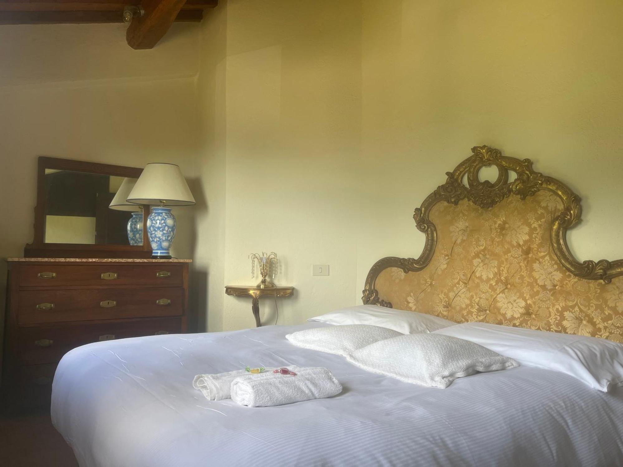 Il Fiorino Di Badia Apartment Badia A Passigano Luaran gambar